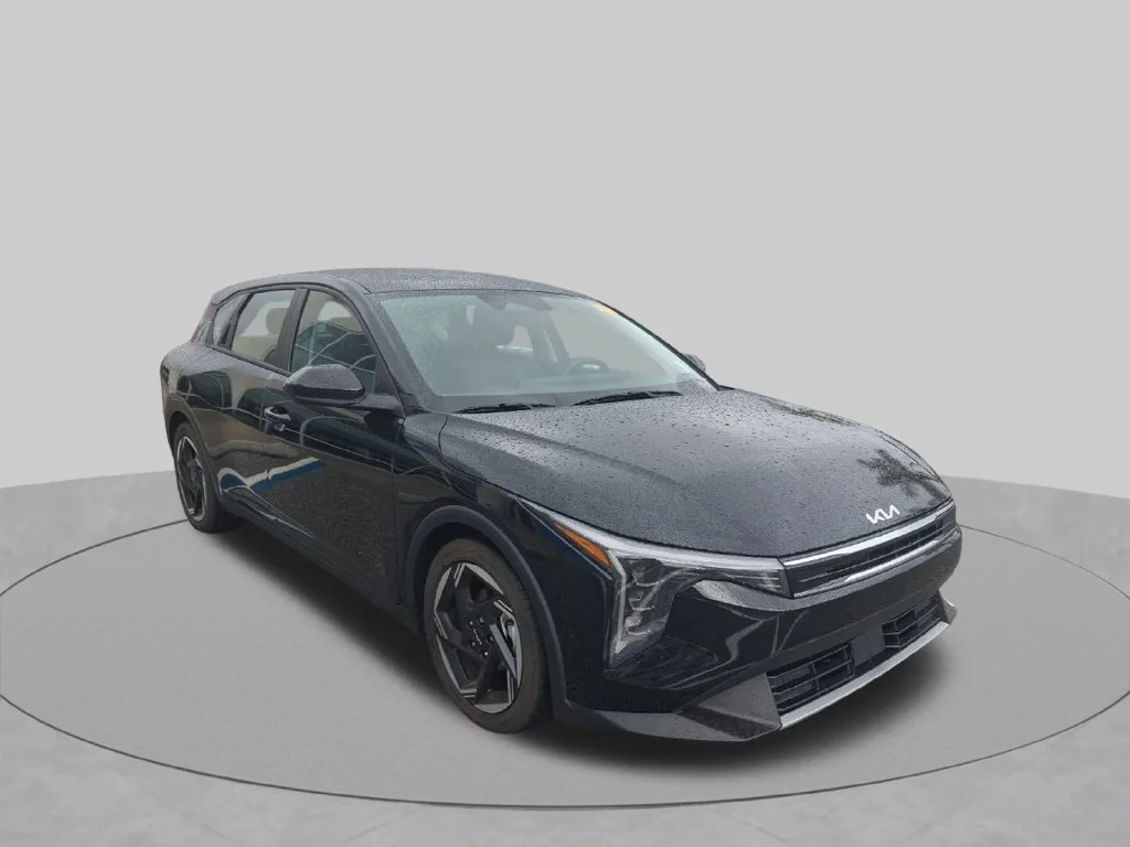 Used 2026 Black Kia EX image 3