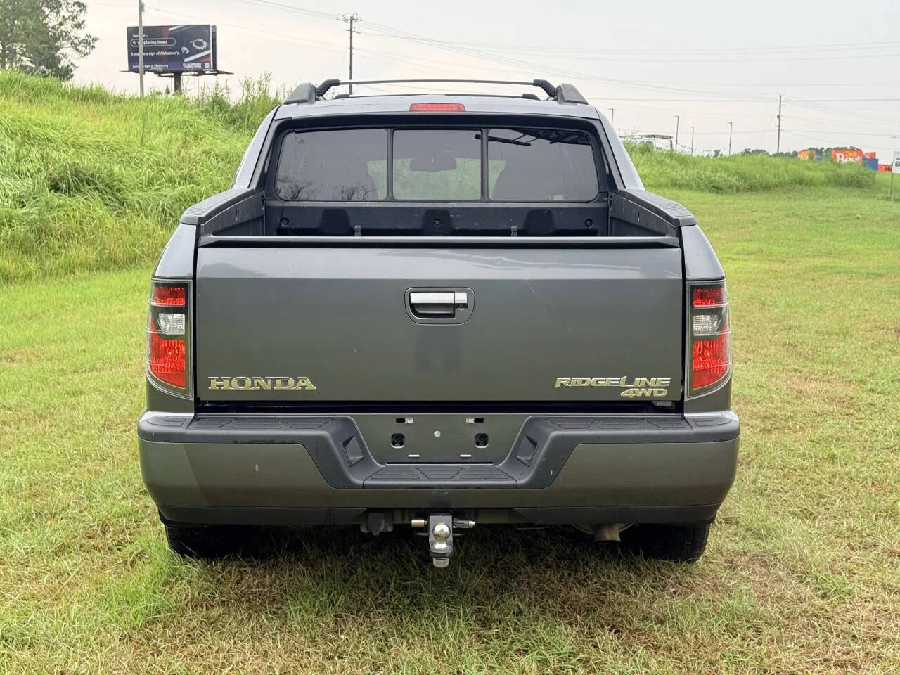 Used 2013 Gray Honda RTL 4x4 4dr Crew Cab image 4