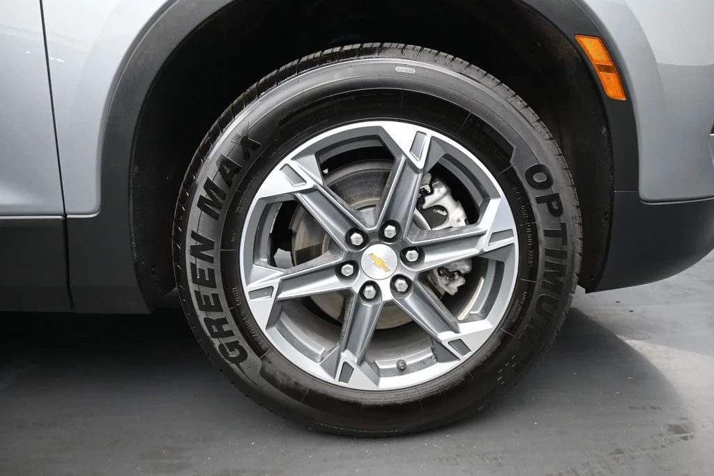 Used 2025 Gray Chevrolet LT image 10