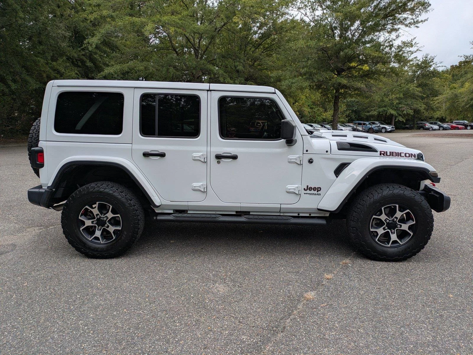 Used 2022 Bright White Clearcoat Jeep Unlimited Rubicon image 3