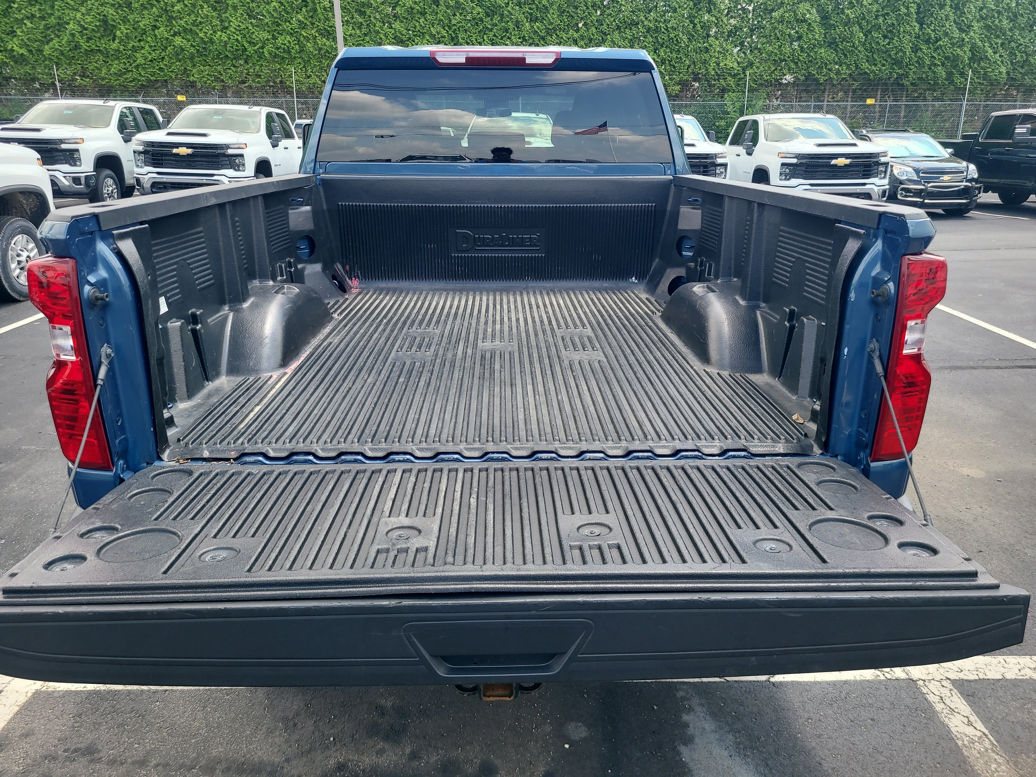 Used 2025 Lakeshore Blue Metallic Chevrolet LT image 18