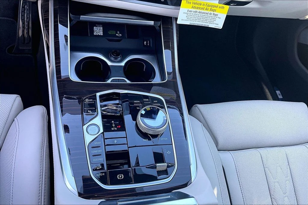 New 2026 BMW X7 M60i 4D Sport Utility