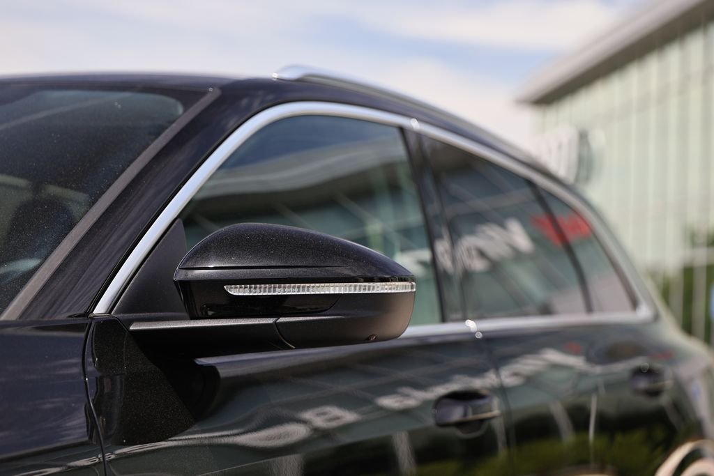 Used 2025 Mythos Black Metallic Audi 2.0T Premium Plus image 11