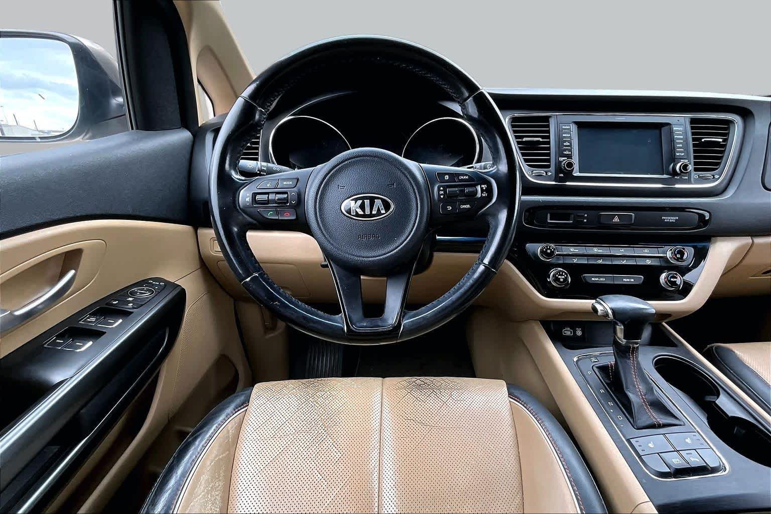 Used 2017 Beachwood Pearl Kia LX image 6