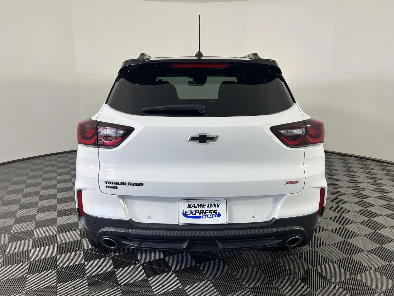 Used 2024 Summit White Chevrolet RS image 24