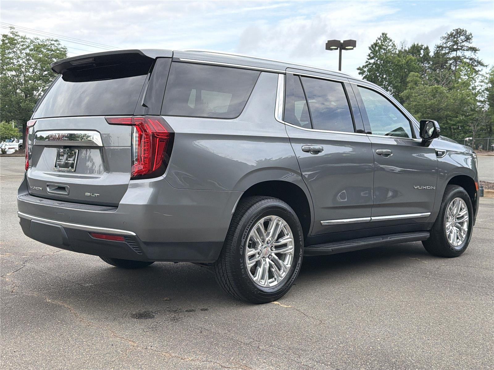 Used 2021 Satin Steel Metallic GMC SLT image 29