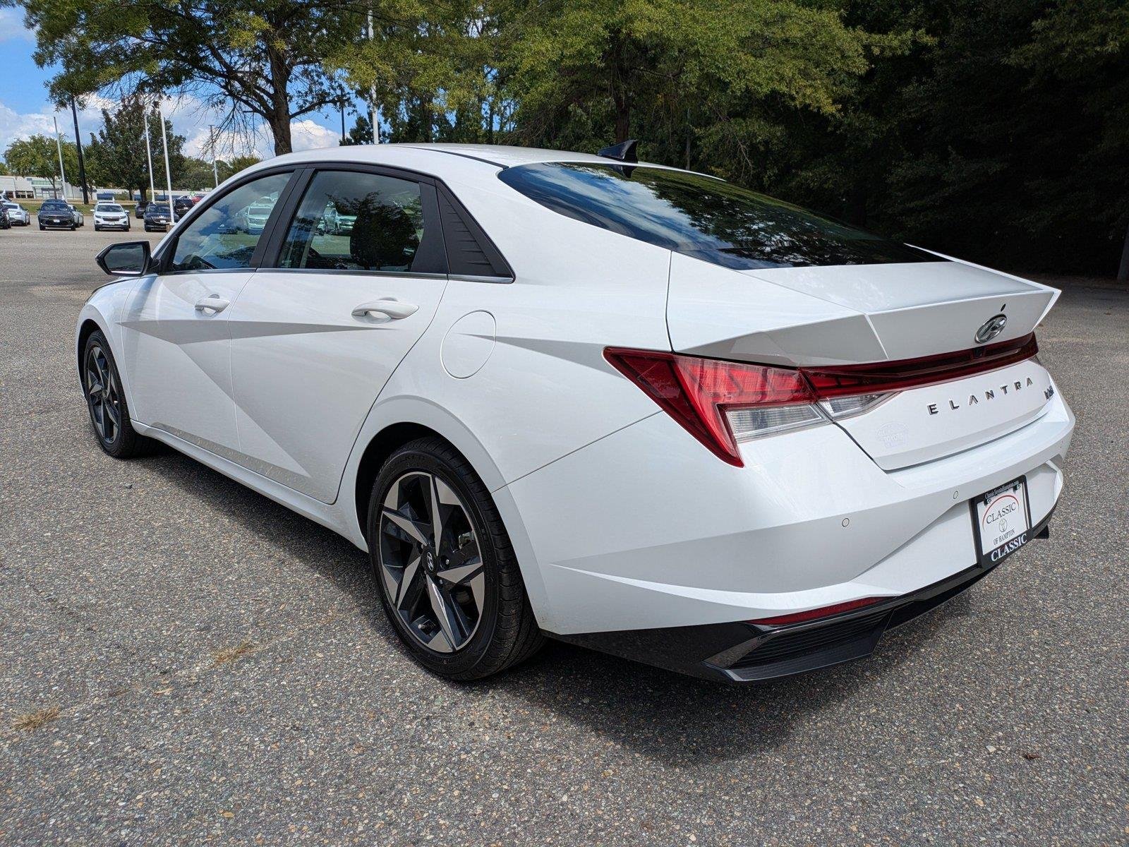 Used 2023 Lunar White Hyundai Limited image 6