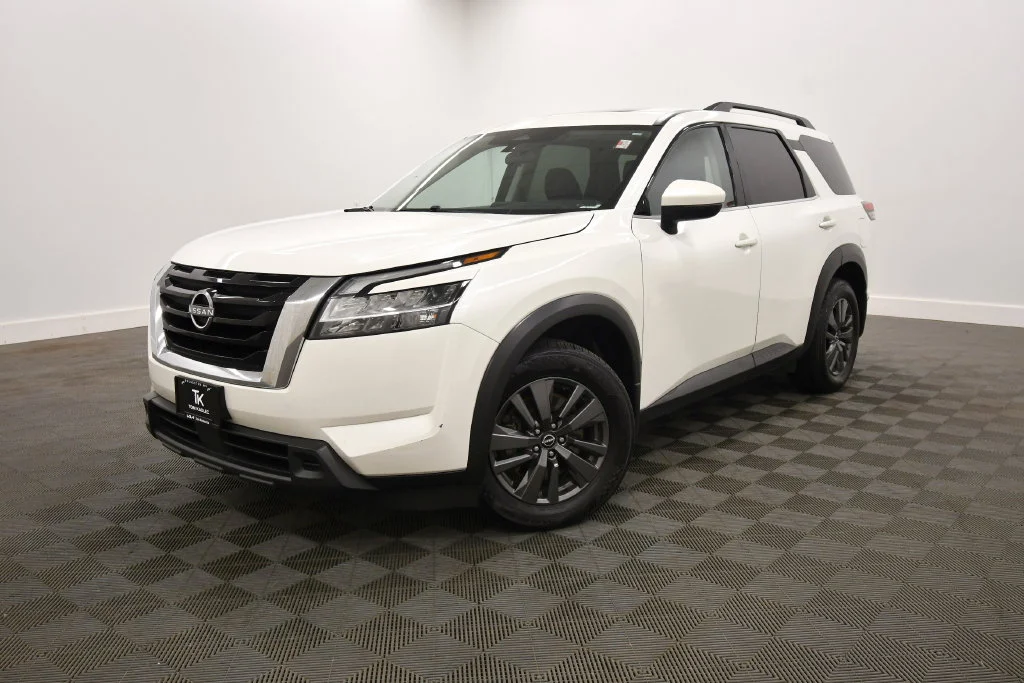 Used 2022 Nissan Pathfinder SV with VIN 5N1DR3BDXNC211006 for sale in Rochester, Minnesota