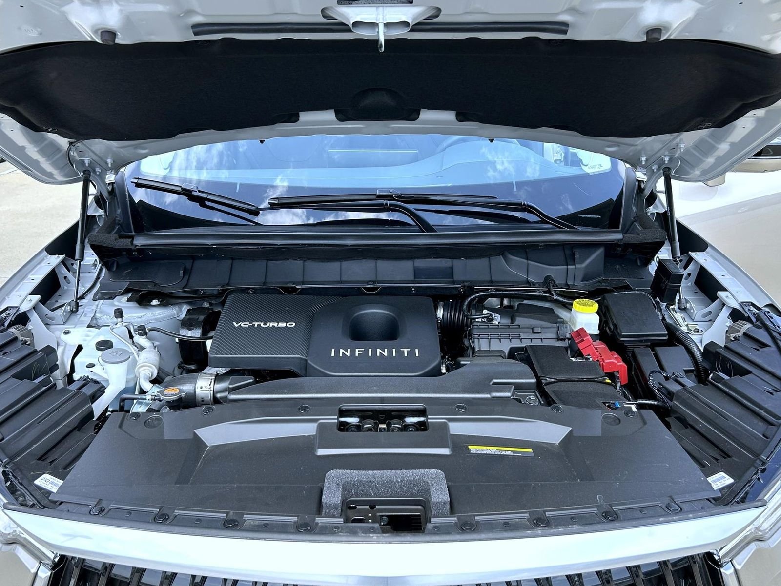 New 2027 WARM TITANIUM INFINITI Luxe AWD image 26