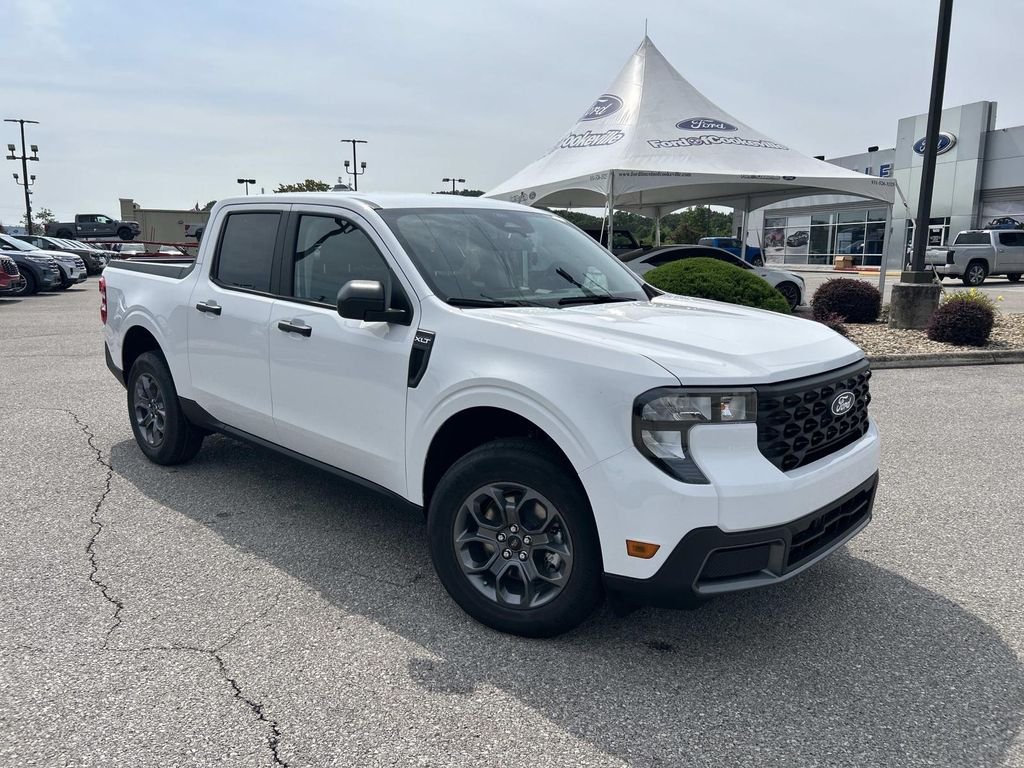 New 2026 Oxford White Ford XLT image 2