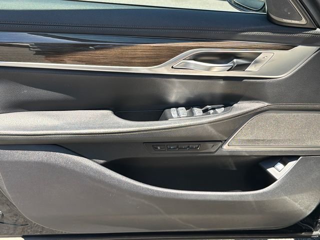 Used 2019 Black BMW 740i image 10