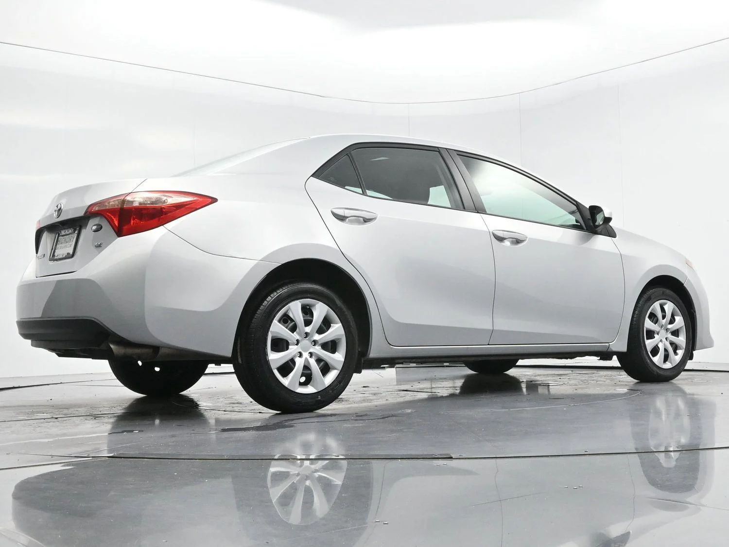 Used 2019 Classic Silver Metallic Toyota LE image 40