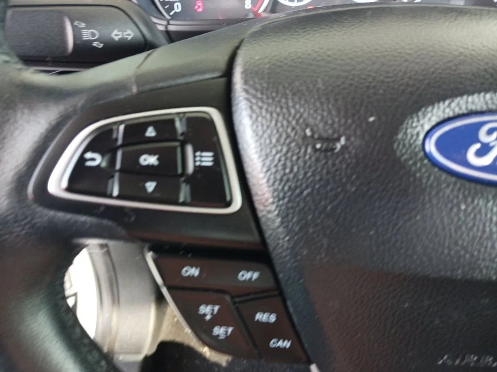 Used 2020 Silver Ford SE image 32