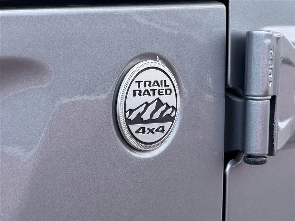 Used 2019 Silver Jeep Sport S image 5