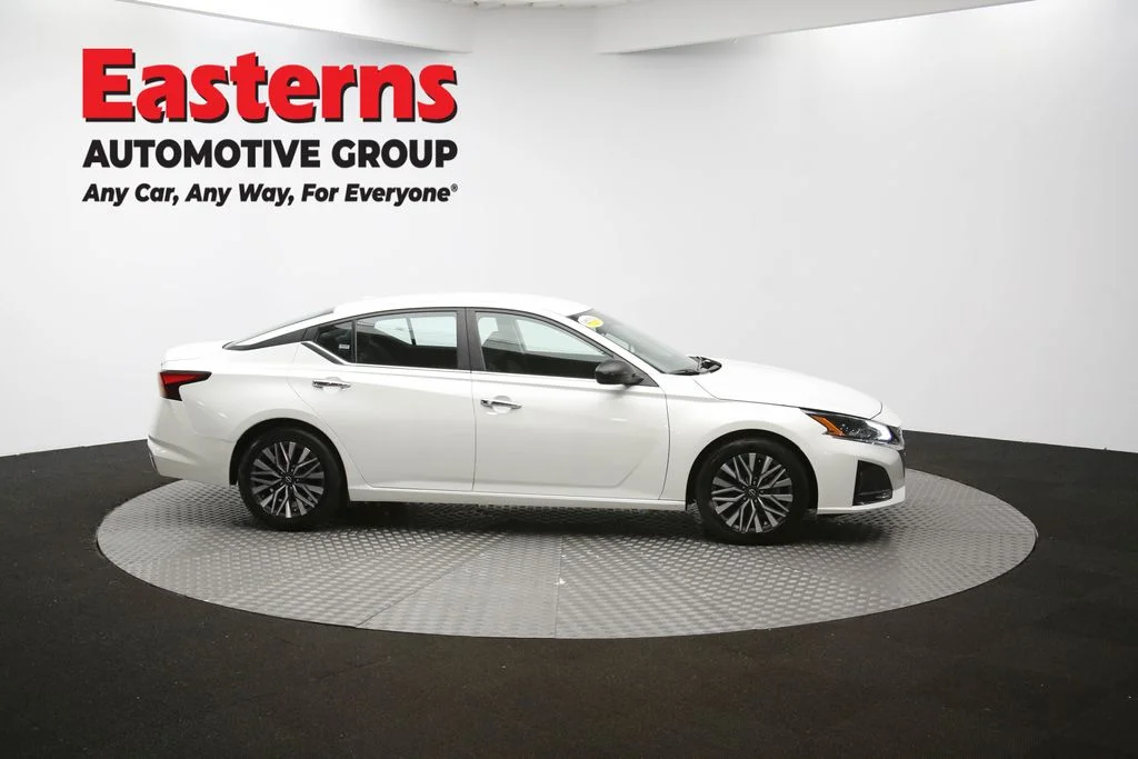 Used 2024 White Nissan 2.5 SV image 44