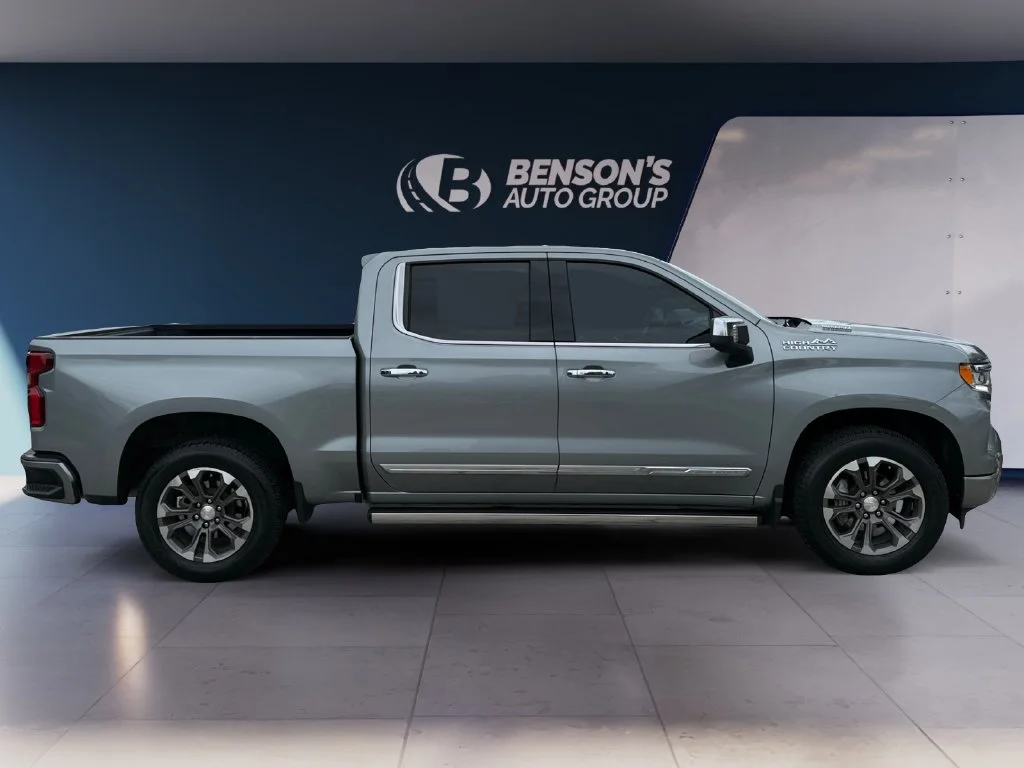 Used 2024 Gray Chevrolet High Country image 6
