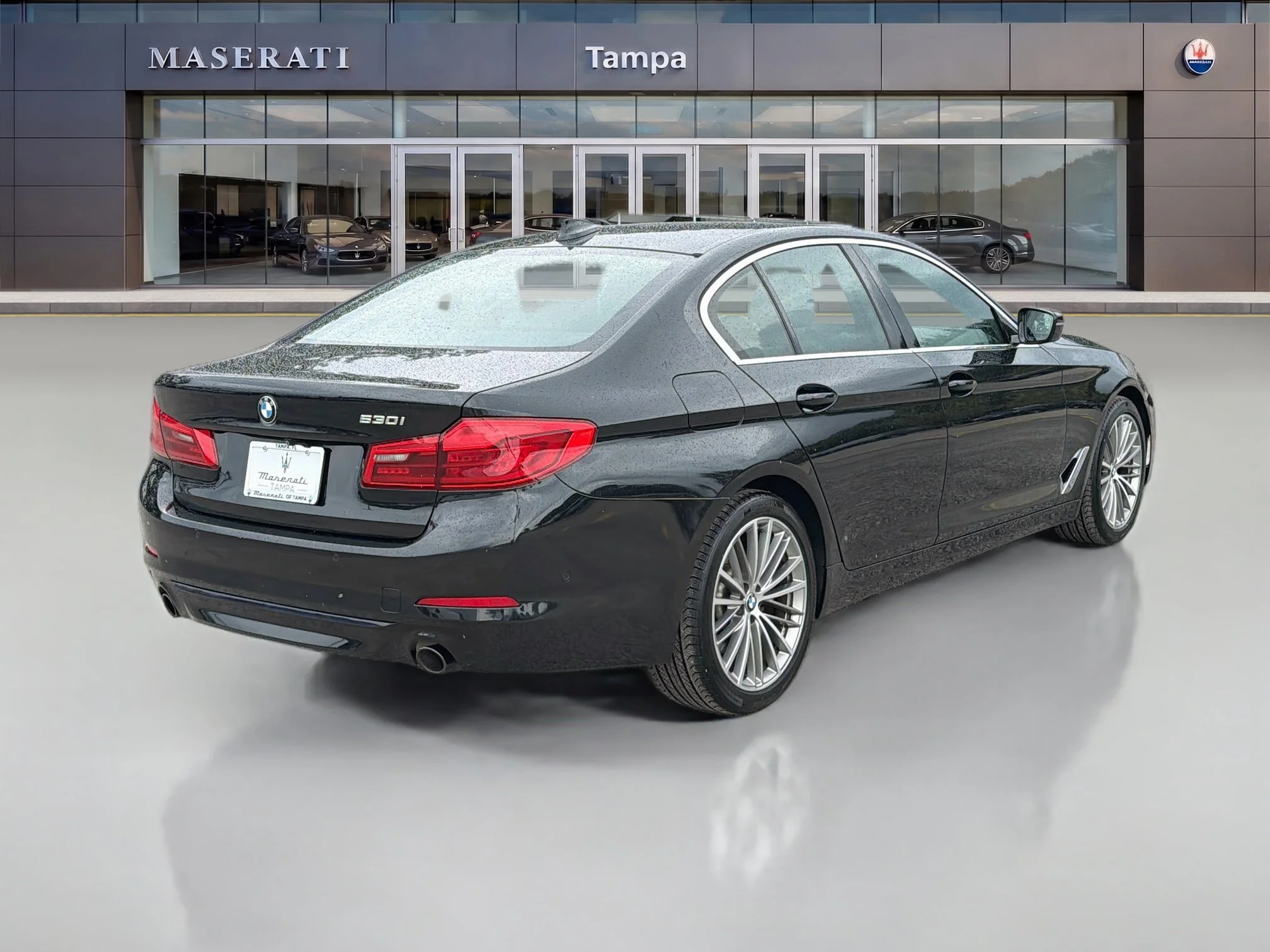 Used 2020 Black Sapphire Metallic BMW 530i image 3