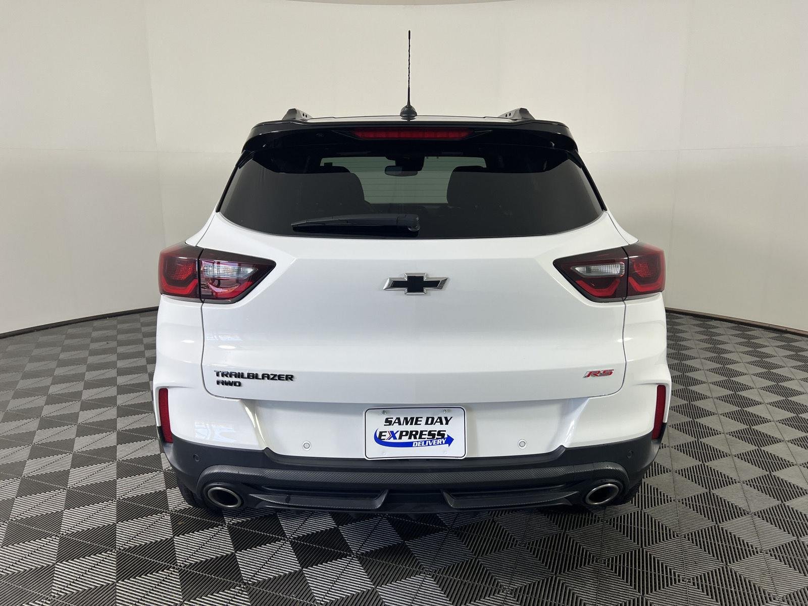Used 2024 Summit White Chevrolet RS image 24