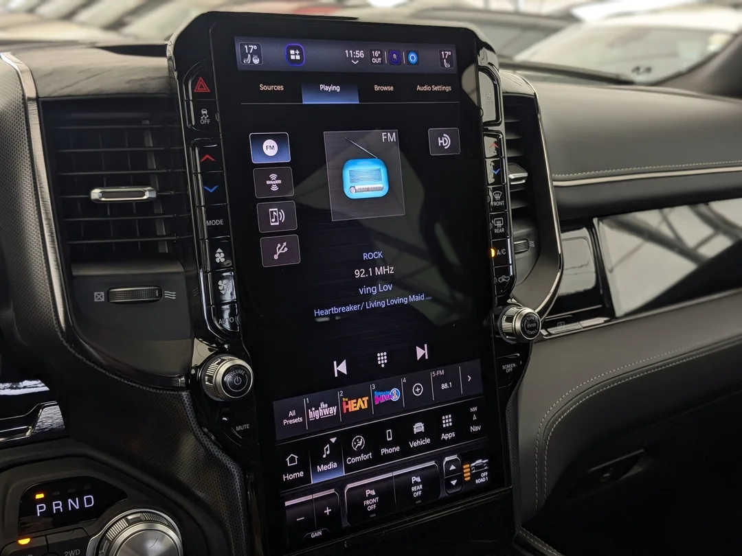 New 2026 Black RAM Limited - - 5.7L HEMI V8 - Pano Sunroof - 14.4 Uconnect - Surround Cam & More! image 22
