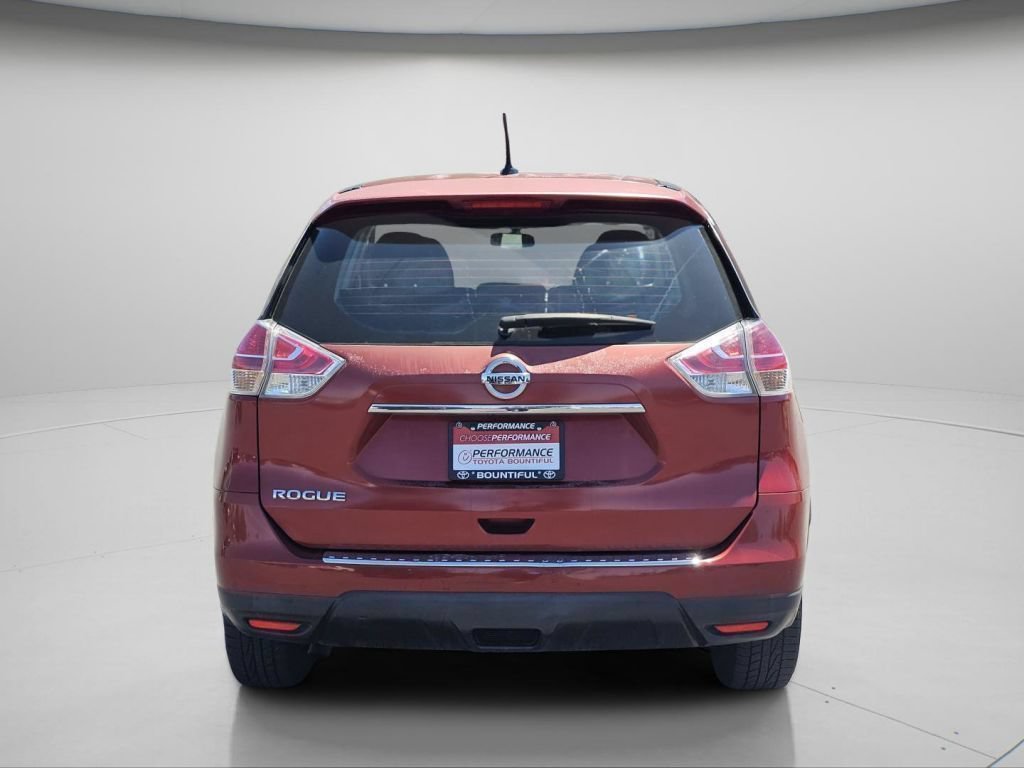 Used 2016 Cayenne Red Nissan S image 22