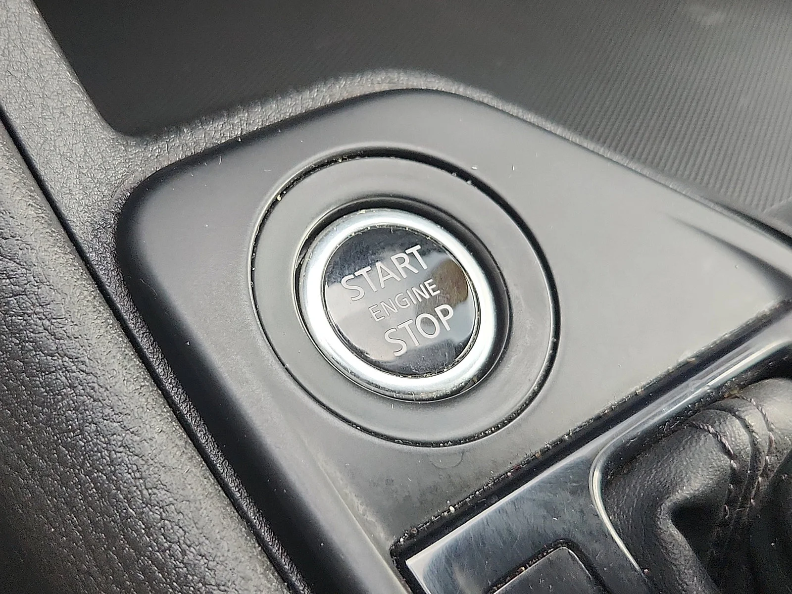 Used 2024 Gray Nissan S image 25