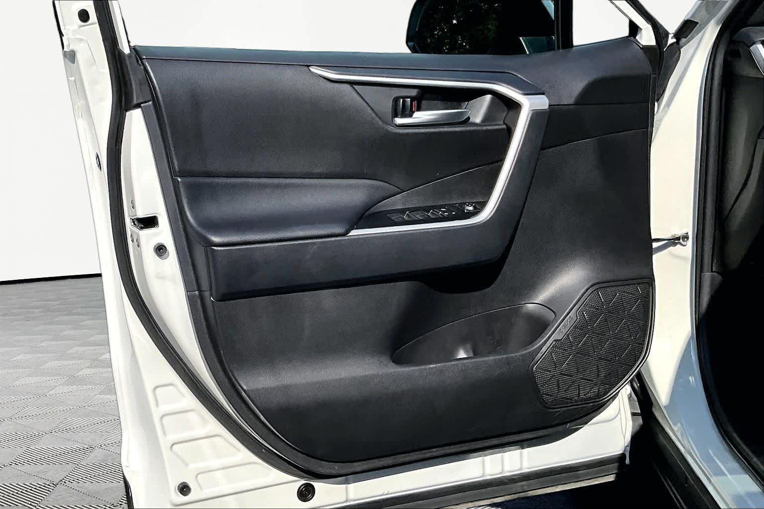 Certified Used 2025 Ice Cap Toyota XLE image 22