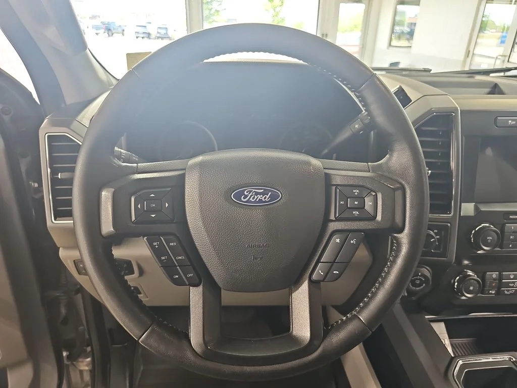 Used 2020 Silver Ford XLT image 22