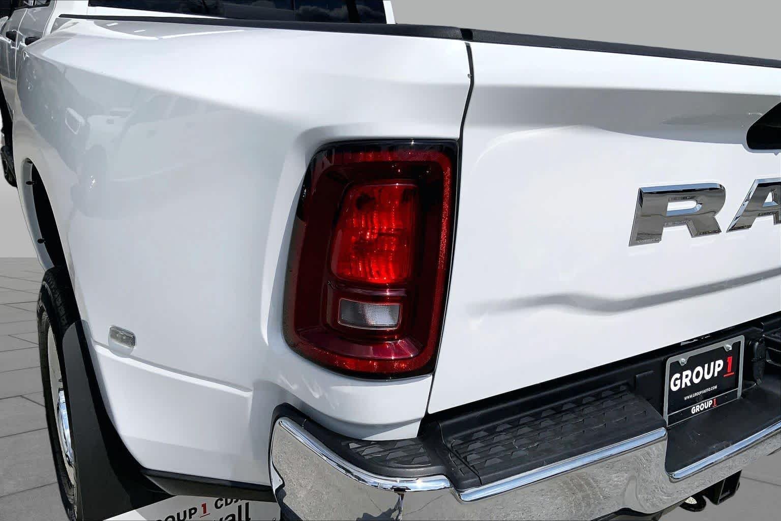 New 2026 Bright White Clear-Coat Exterior Paint RAM Tradesman image 11