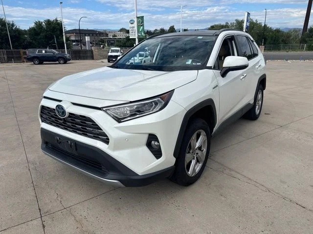 Used 2021  Toyota Limited image 1