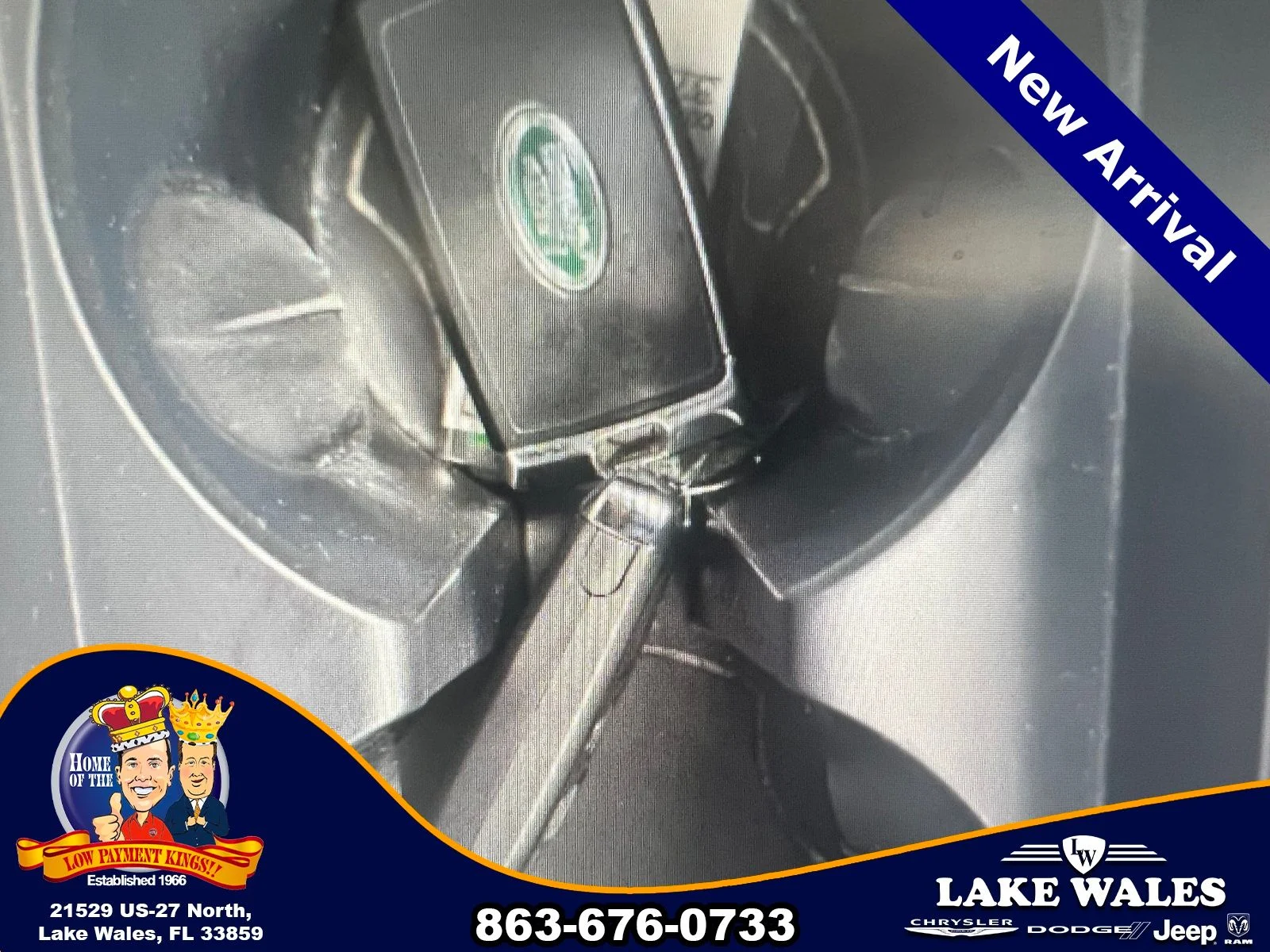Used 2024 Black Land Rover Dynamic SE image 13