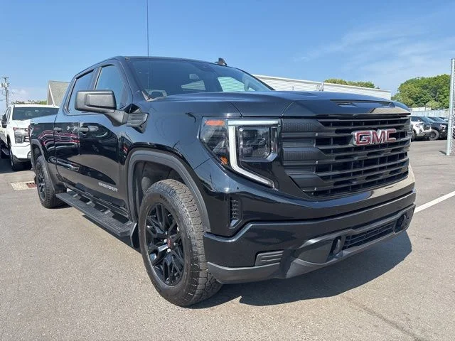 2024 GMC Sierra Pro 4WD Crew Cab Short Box's photo