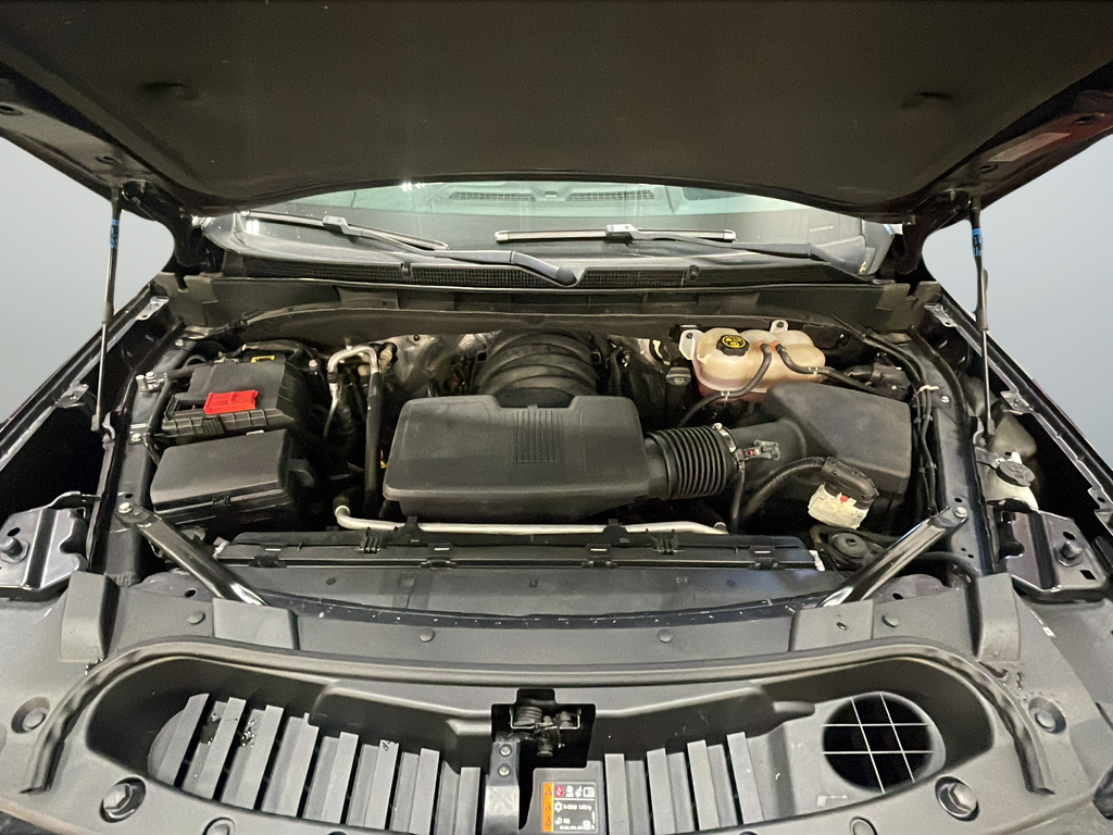Used 2023 Silver GMC Denali image 40