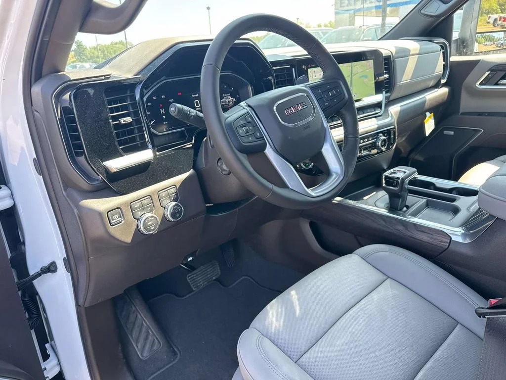 New 2026 Summit White GMC SLT image 31