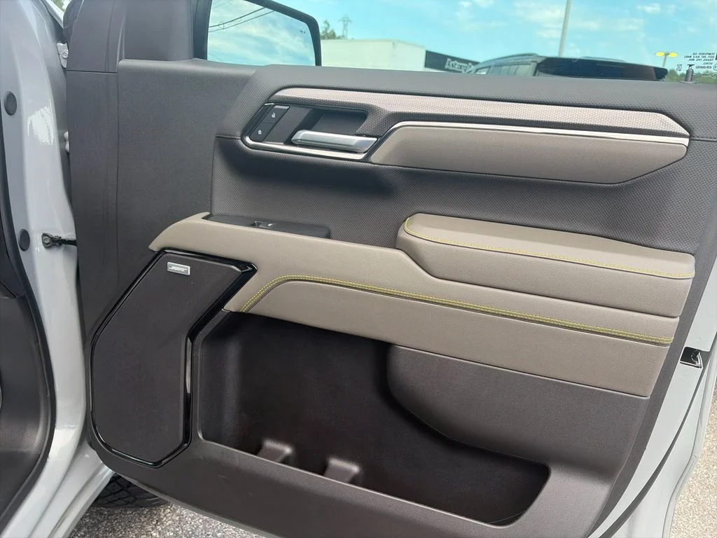 Used 2024 Gray Chevrolet ZR2 image 19