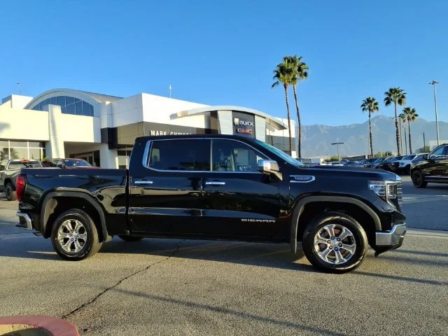 Used 2025 Onyx Black GMC SLT image 3
