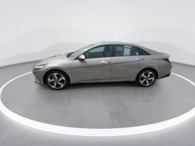 Used 2023 Silver Hyundai SEL image 5