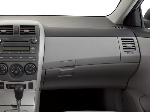 Used 2012  Toyota LE image 16