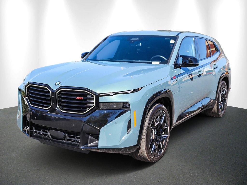 2025 BMW XM photo 3
