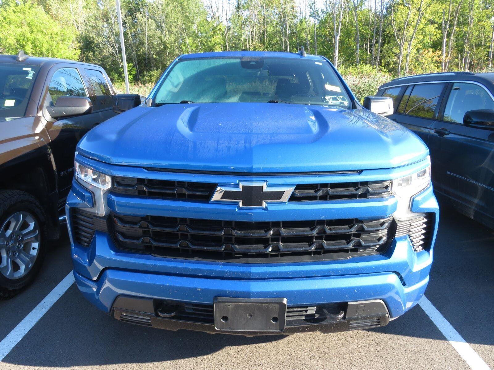 Used 2023 Glacier Blue Metallic Chevrolet RST image 4