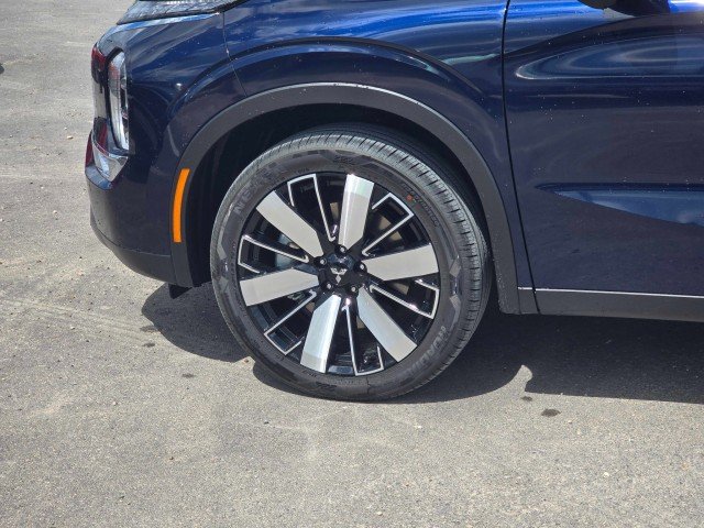 2025 Mitsubishi Outlander SE - Photo 11