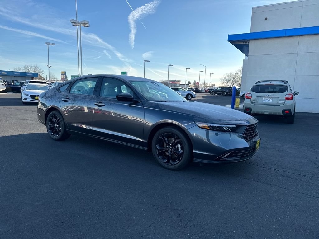 2025 Honda Accord SE - Photo 8