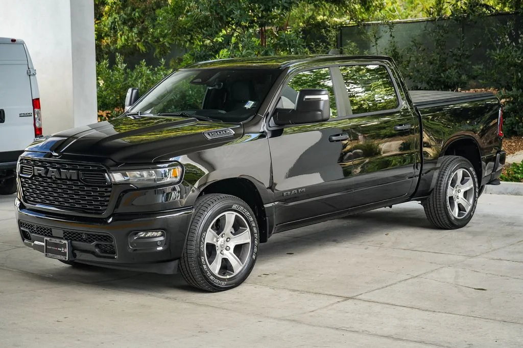 New 2026 Diamond Black Crystal Pearlcoat RAM Express image 3