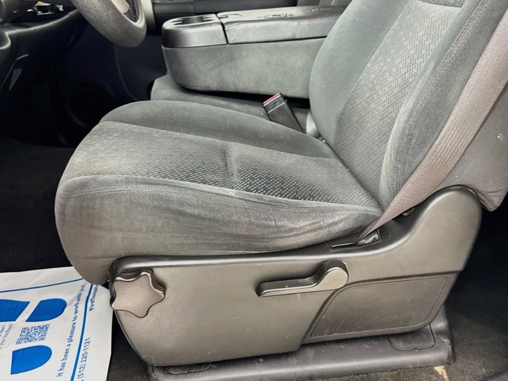 Used 2008 Graystone Metallic Chevrolet LT image 23