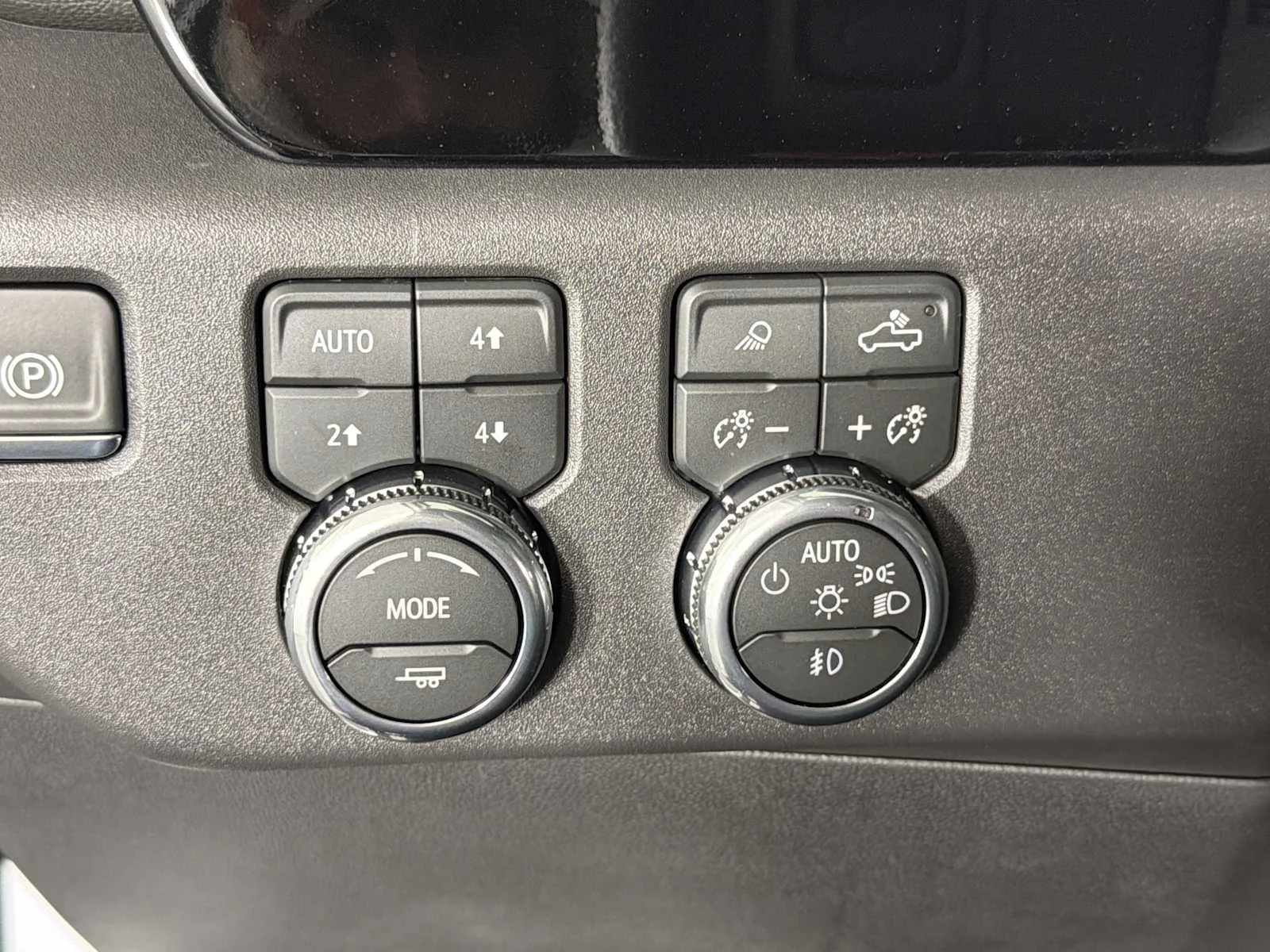 New 2026 Glacier White Tricoat GMC SLT image 26