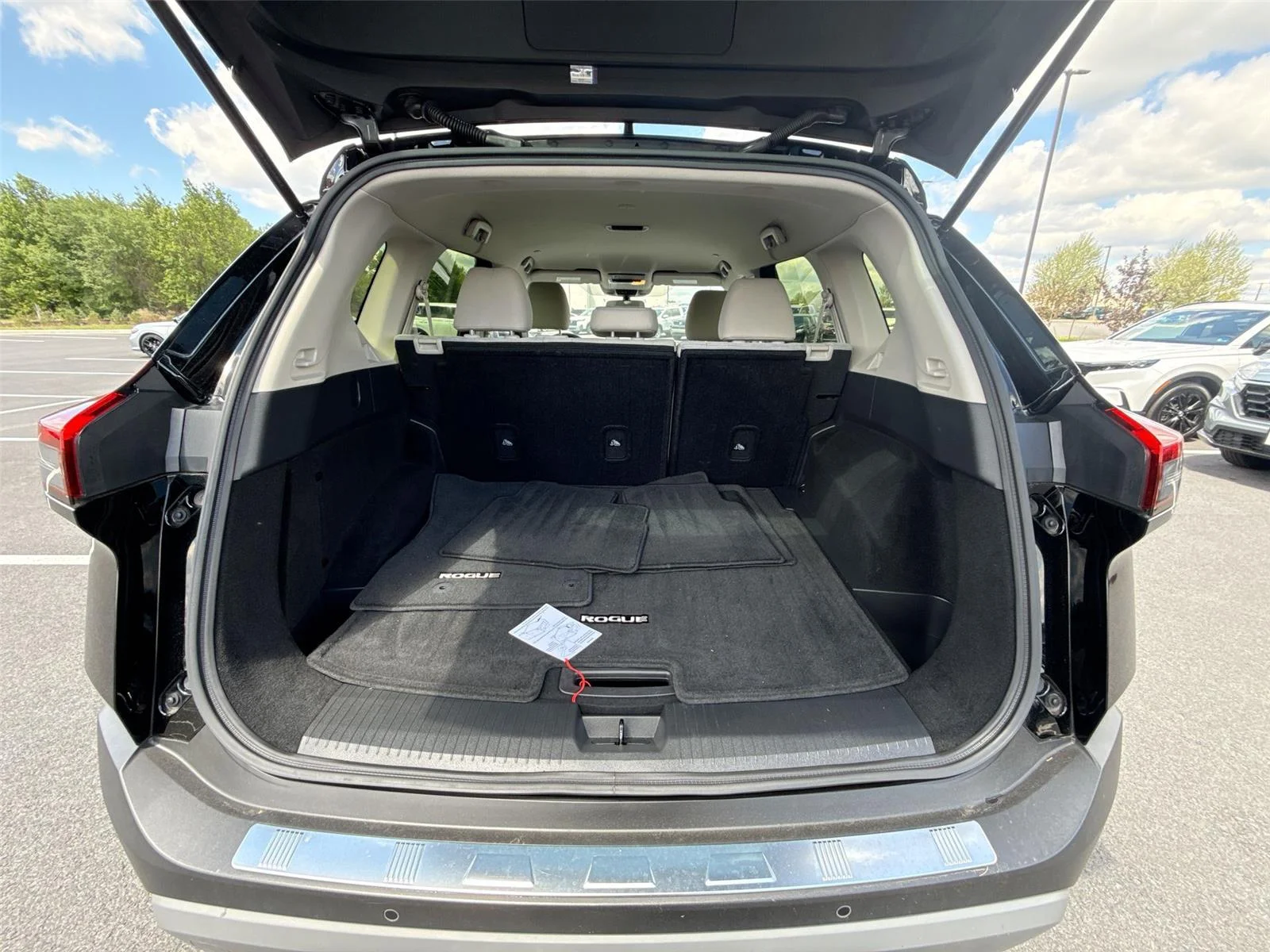 Used 2023 Super Black Nissan SV image 16