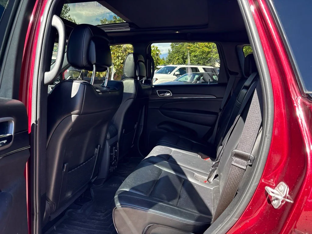 Used 2018 Red Jeep Overland image 18