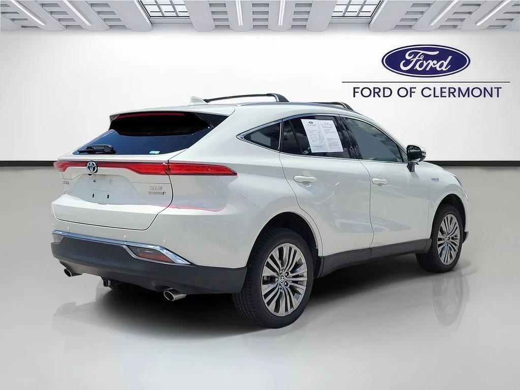 Used 2021 White Toyota XLE image 4