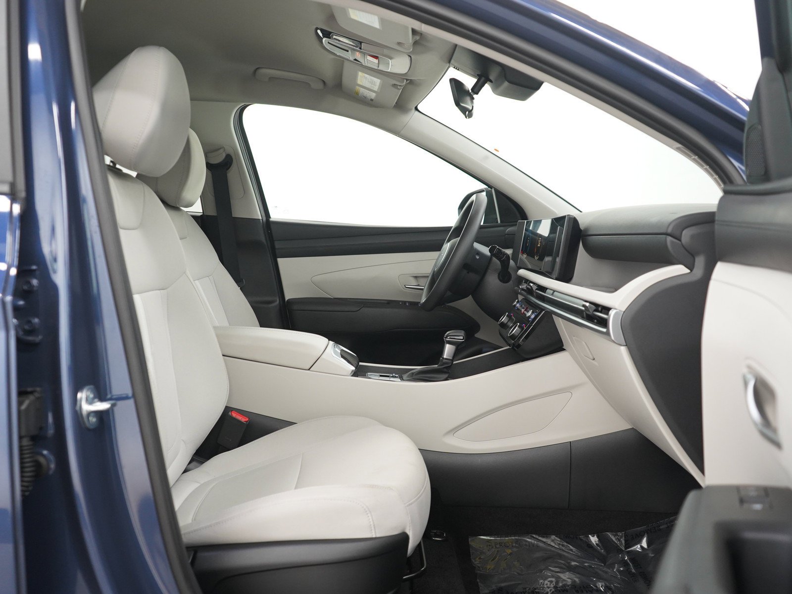 Used 2026 Atlantis Blue Hyundai SEL AWD image 11