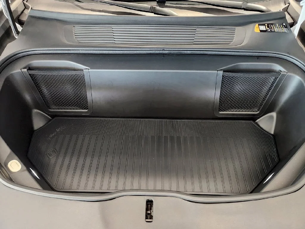 Used 2025  Rivian Adventure Dual Motor Max Pack image 31