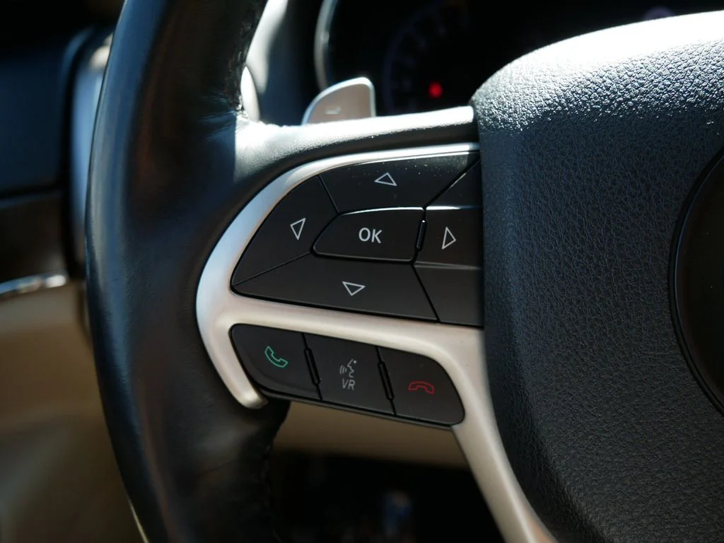 Used 2015 White Jeep Limited image 18